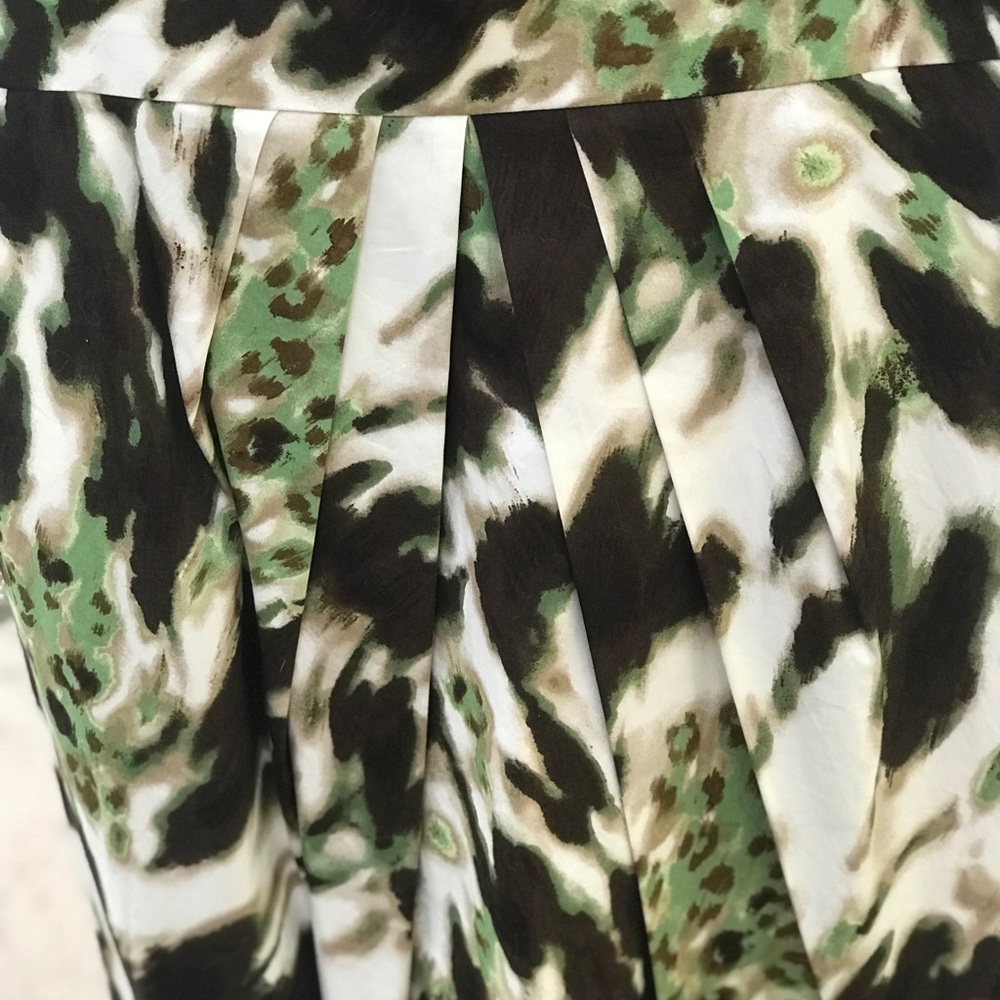 Banana Republic Green and Brown Abstract Midi Dress - Picture 5 of 9